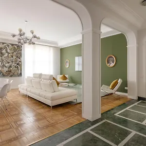 شقة Heart Duomo District, ميلان
