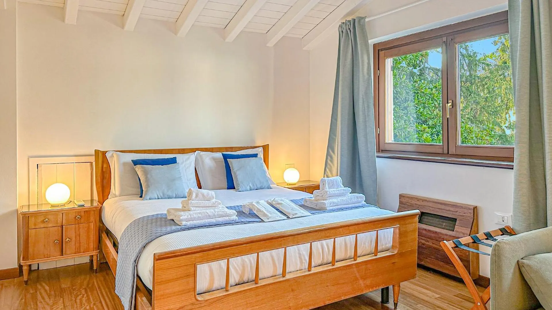 Villa Corelli - Parking And Exclusive Garden Milan